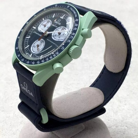 Authentic OMEGA X SWATCH Bioceramic MoonSwatch Mission to Earth Unisex Used - Picture 5 of 12